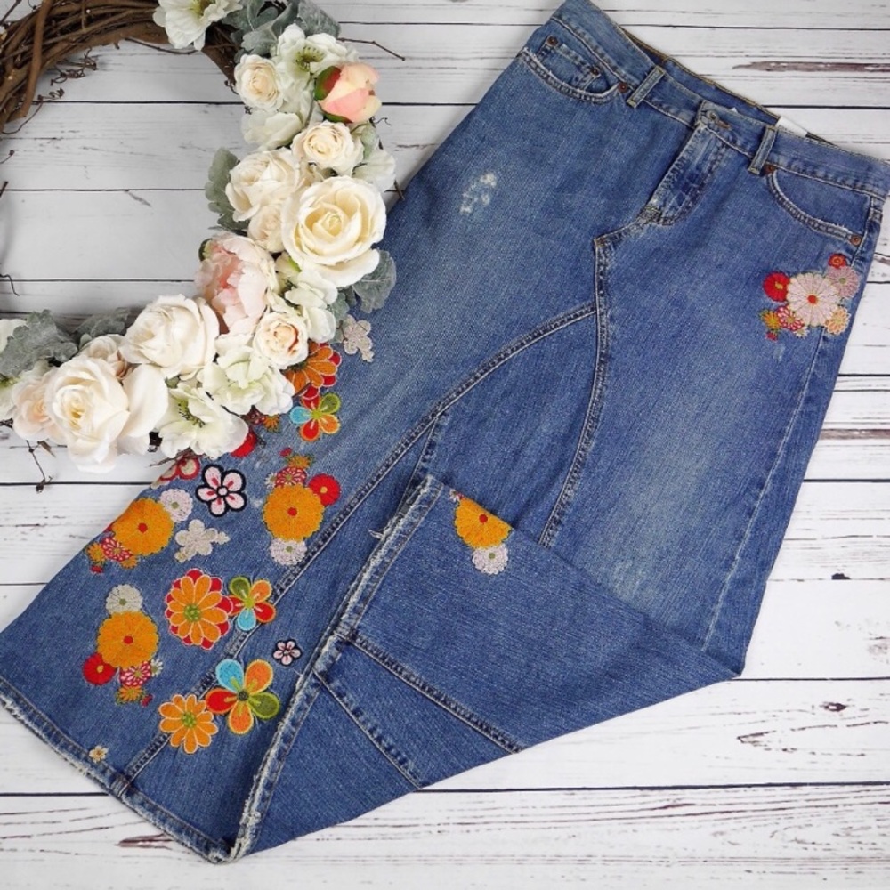 Luckybrand vintage 70s flower embroider jean skirt